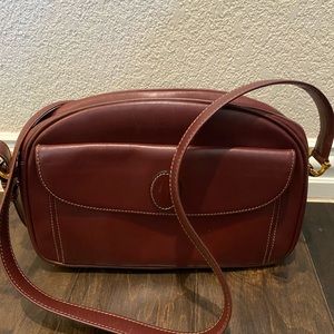 CARTIER CROSS BODY Auth BURGUNDY LEATHER BAG. GOLD DETAILS. EXCELLENT